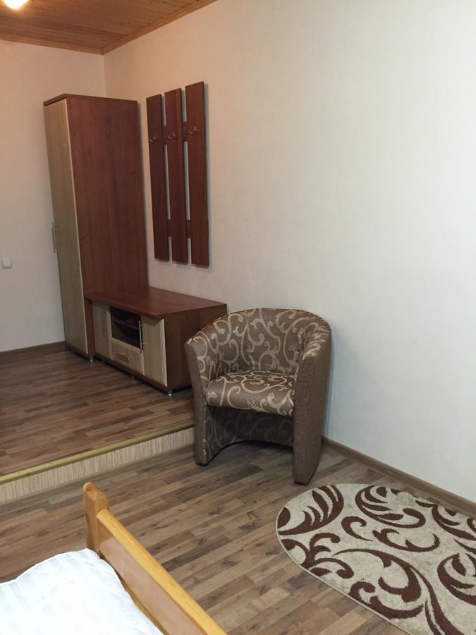 Franc Hotel Yasinya Exterior foto